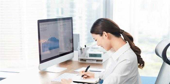 女人梦见自己做数学题
