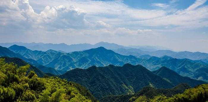 梦见下山的路很陡峭,但是平安下来了