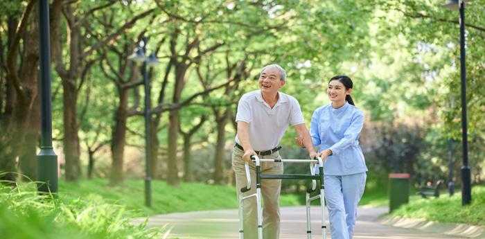 女人梦见和死去的舅舅说话