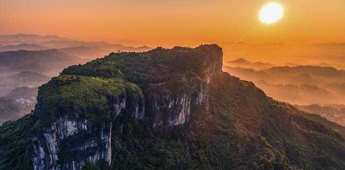 梦见和别人一起翻山越岭