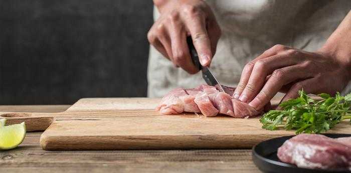 梦见去世的母亲在切东西