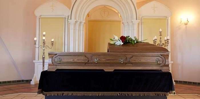 梦见一推别人死了