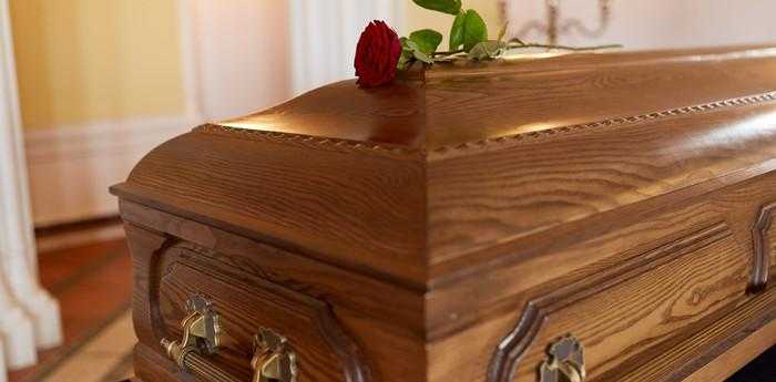梦见一推别人死了