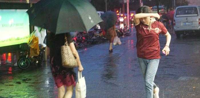 梦见在雨中奔跑是什么意思