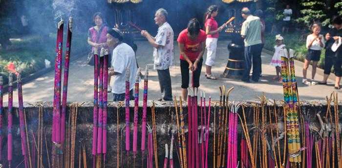 梦见孩子在玩祭拜死人的香