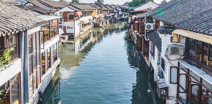 梦见流水沟渠有水流动