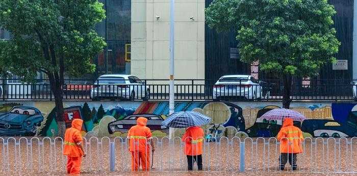 梦见下大雨发洪水了是什么意思