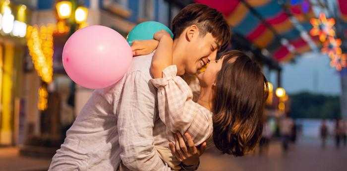 女人梦见被别人亲吻什么预示