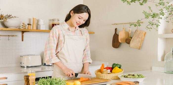 女人梦见别人做饭是什么预示