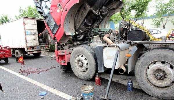 女人梦见自己开大车