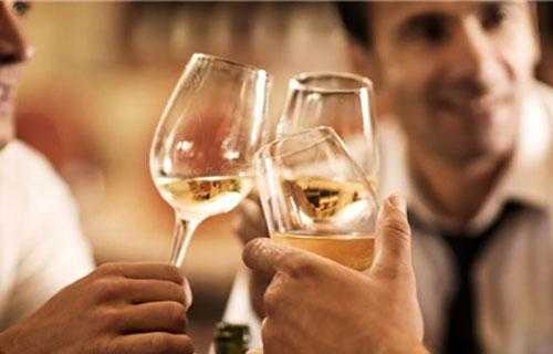 梦见和领导一起喝酒