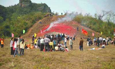 梦见别人出殡路祭